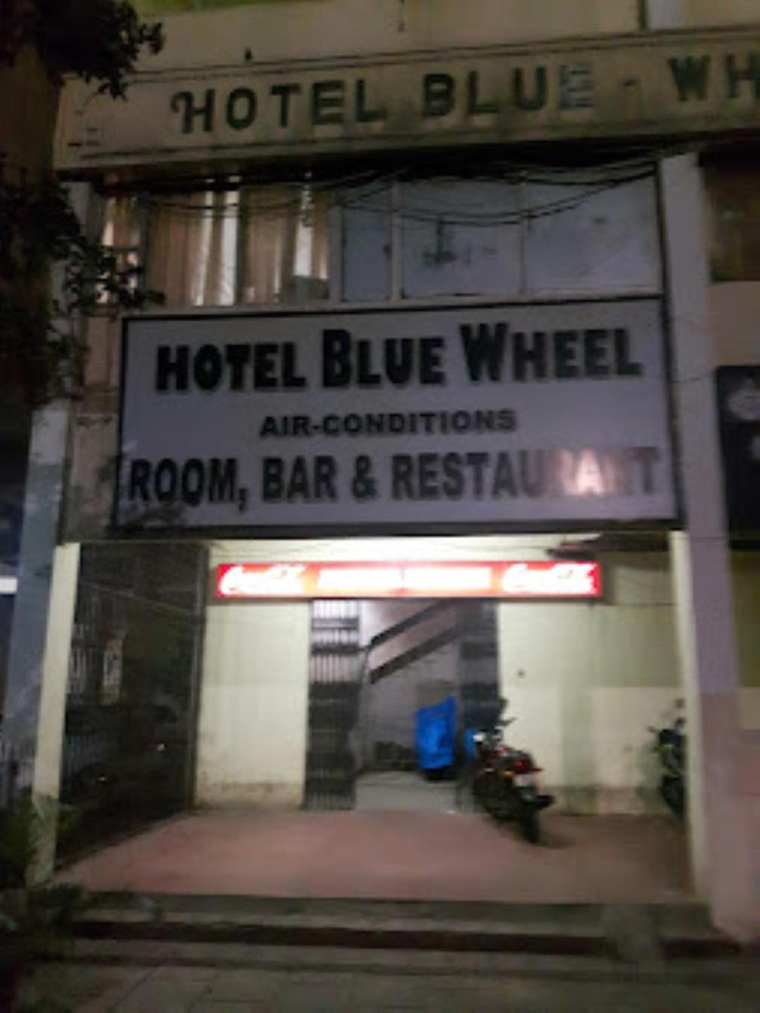 Hotel Blue Wheel,Bhubaneswar Eksteriør billede