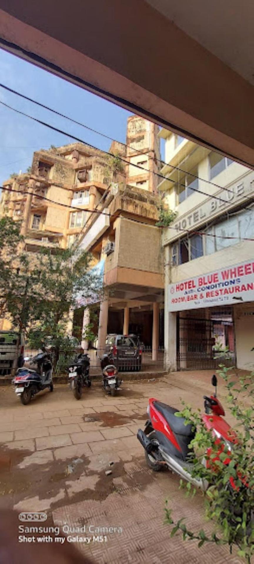 Hotel Blue Wheel,Bhubaneswar Eksteriør billede
